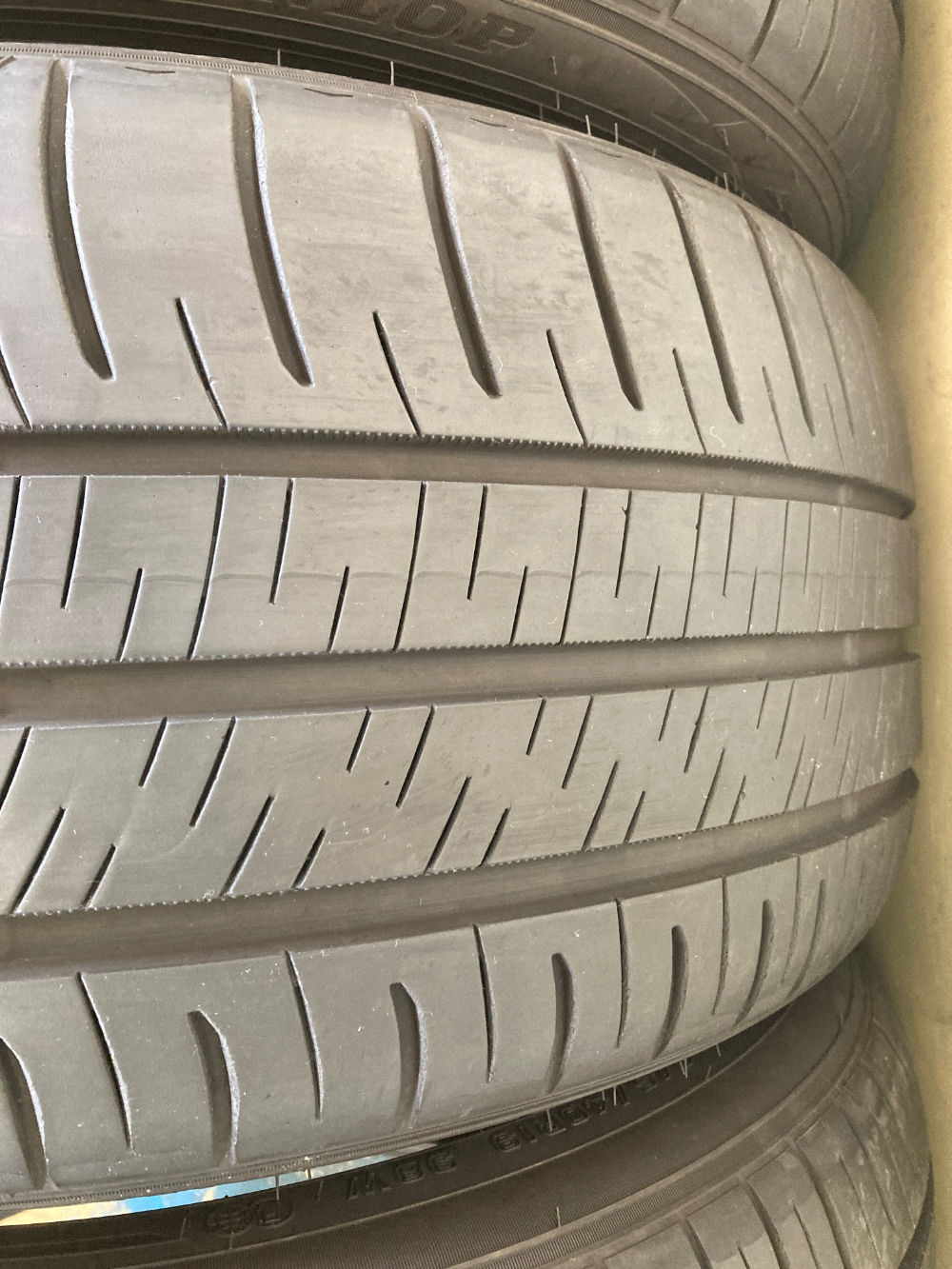 完売)(中古タイヤ)極上品 2022年製☆245/40R19 98W EXTRALOAD DUNLOP
